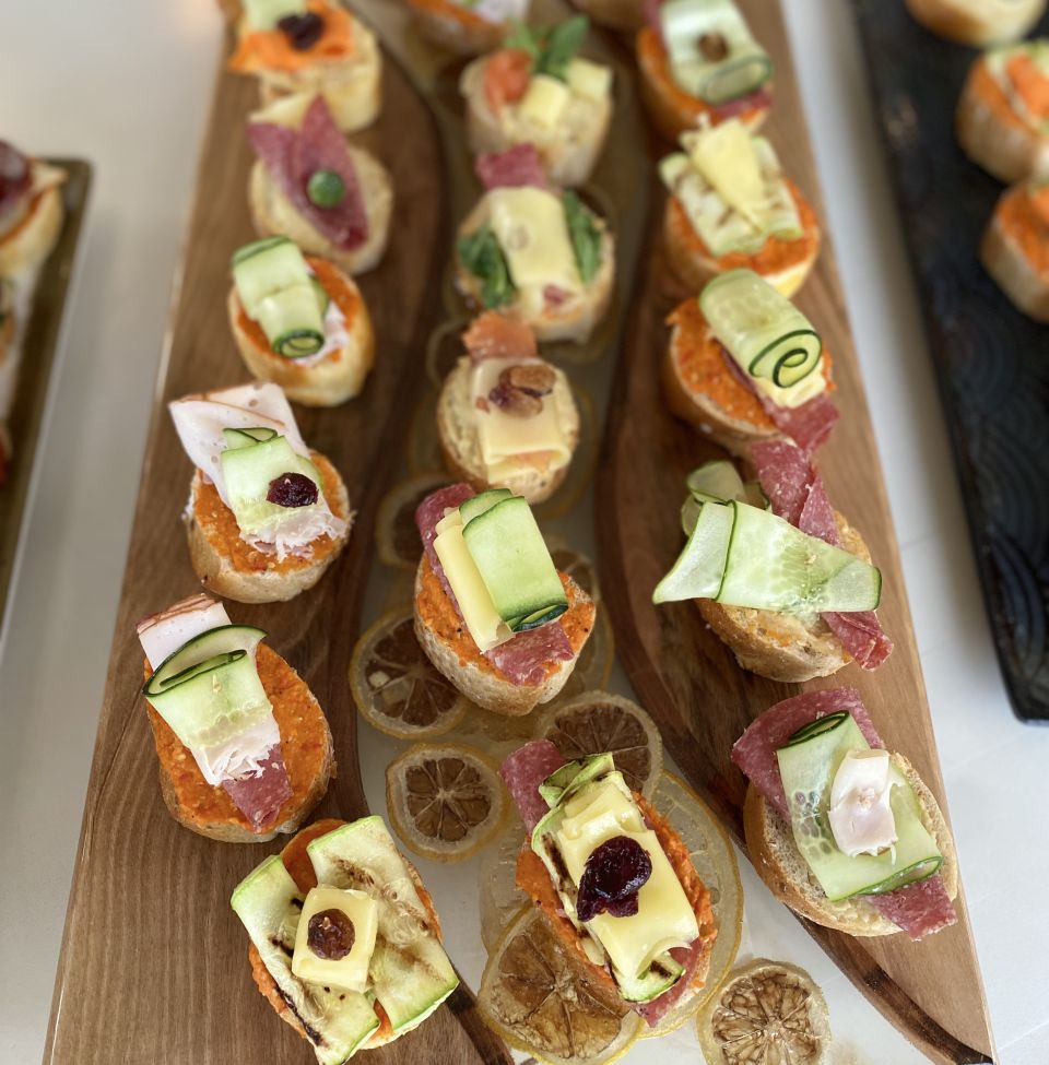 Raznovrsnost okusa i savršena organizacija: Vaš catering partner