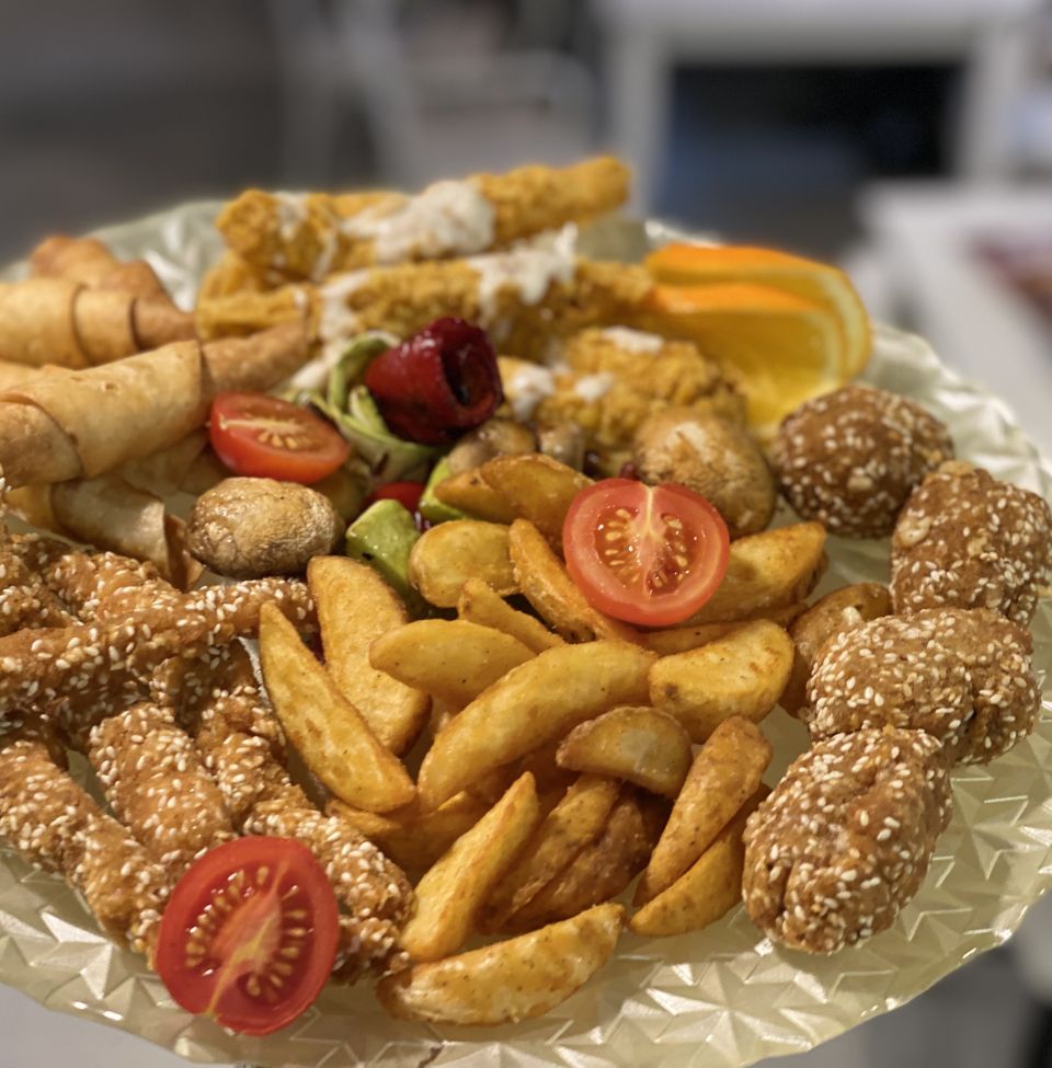 Raznovrsnost okusa i savršena organizacija: Vaš catering partner