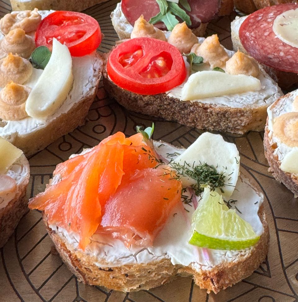 Raznovrsnost okusa i savršena organizacija: Vaš catering partner